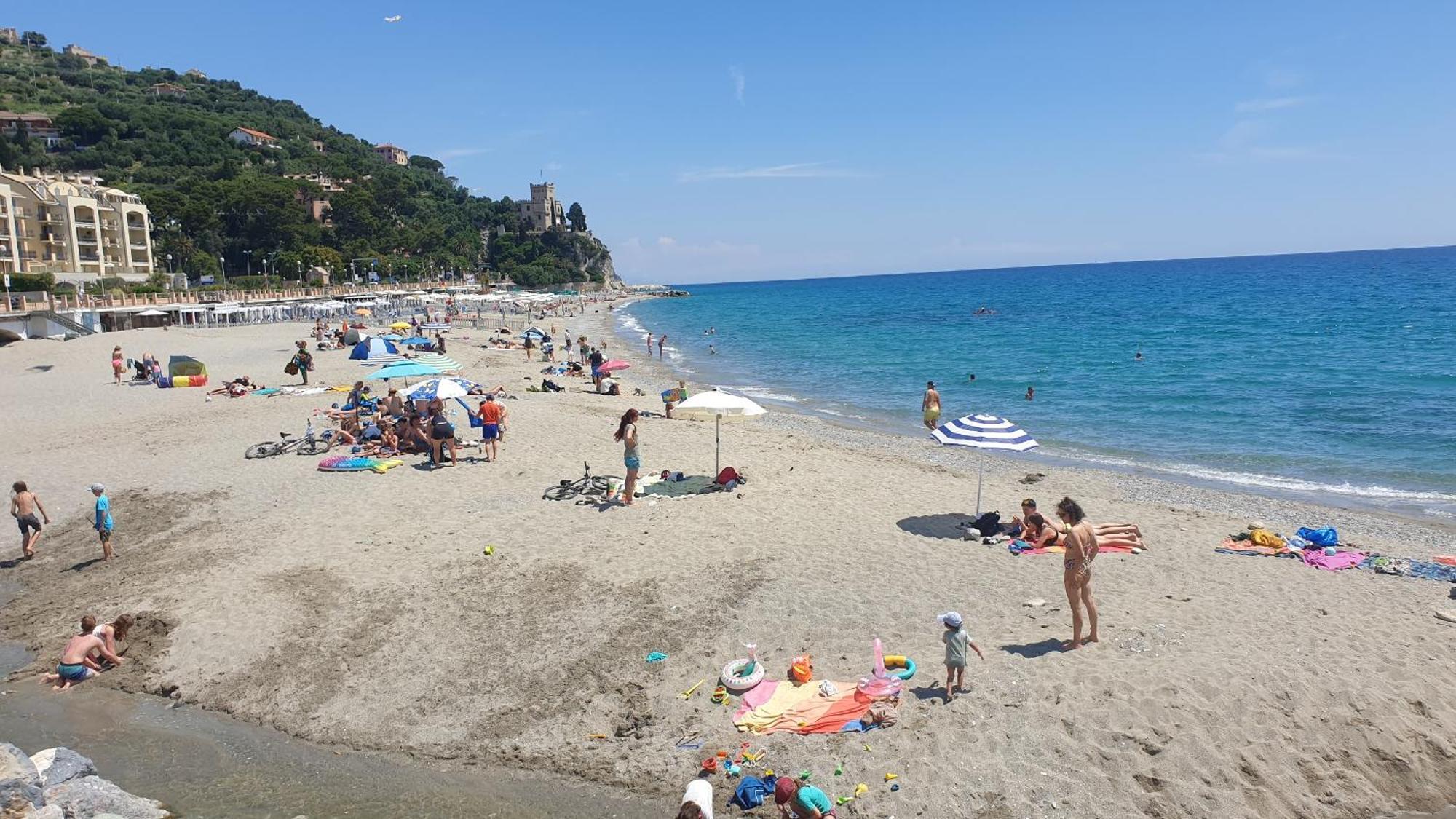 Piccolo Hotel Holiday Center Finale Ligure Ngoại thất bức ảnh